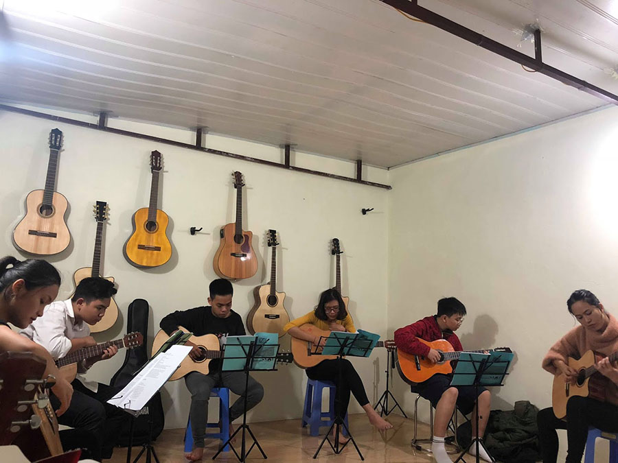 Lớp học đàn guitar ở BIên Hòa